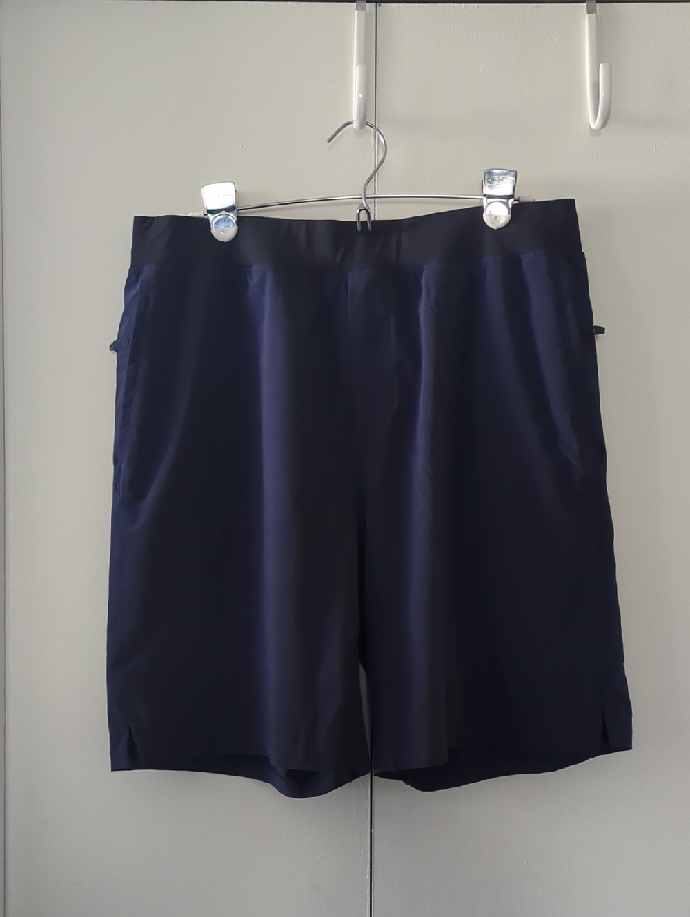 Fabletics Men's Navy Blue Athletic Shorts
